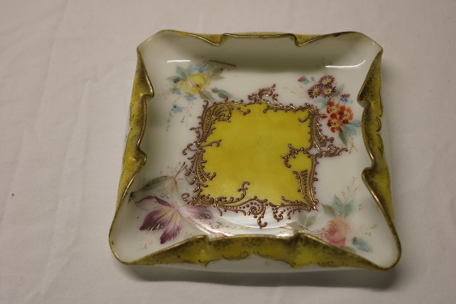 Mount Washington Glass Colonial Ware 6" Square Plate: good condition, see photo's