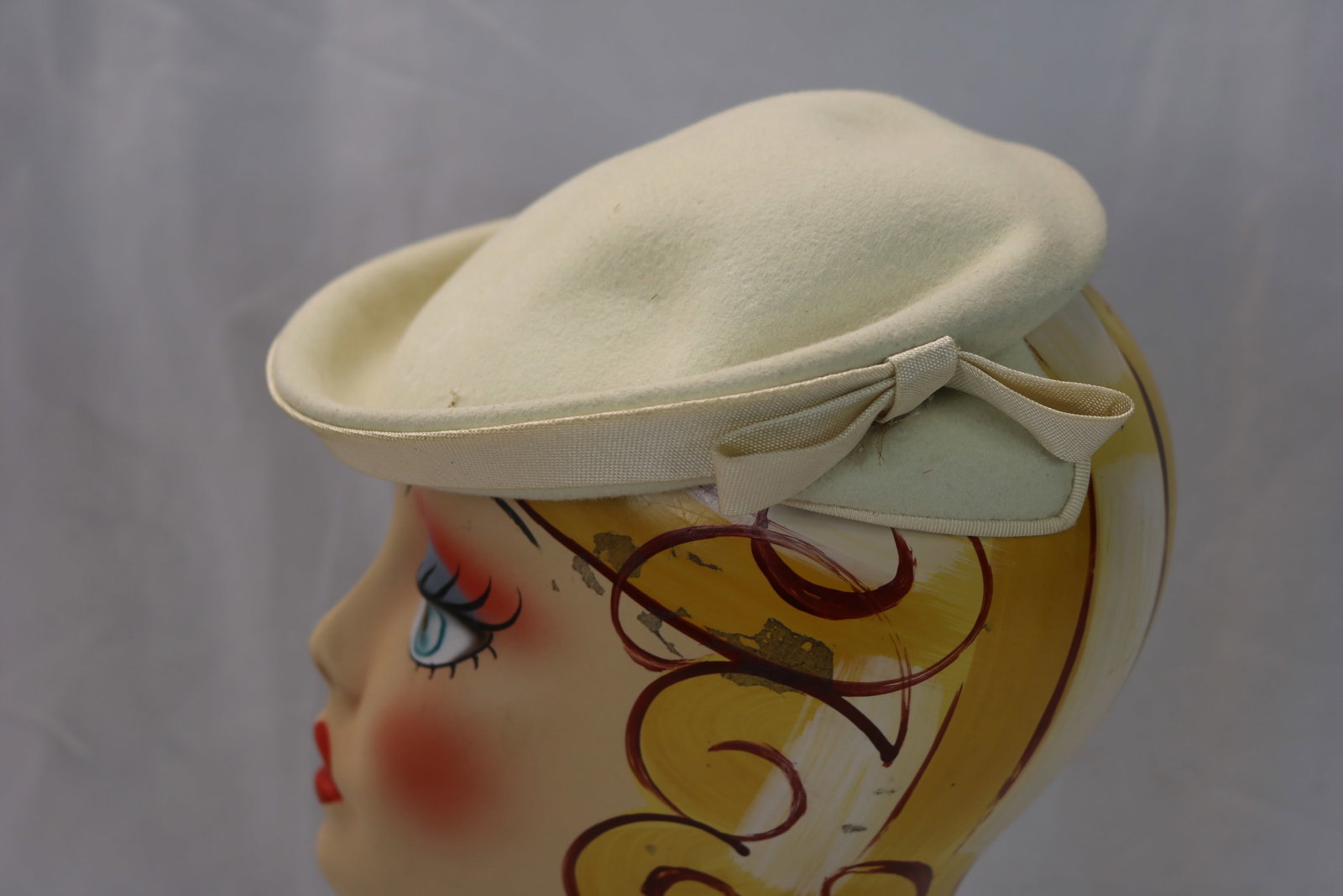 Vintage 1940/50's Frank Joseff Off White Wool Felt Hat, size 22 (1 of 8)