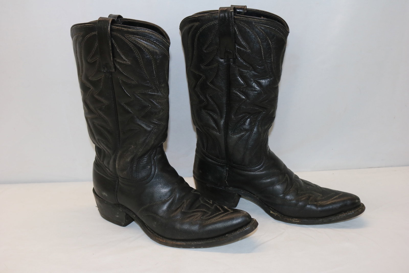 Men's Vintage Biltrite Black Leather Cowboy Boots, size 8: good condition, see photo's