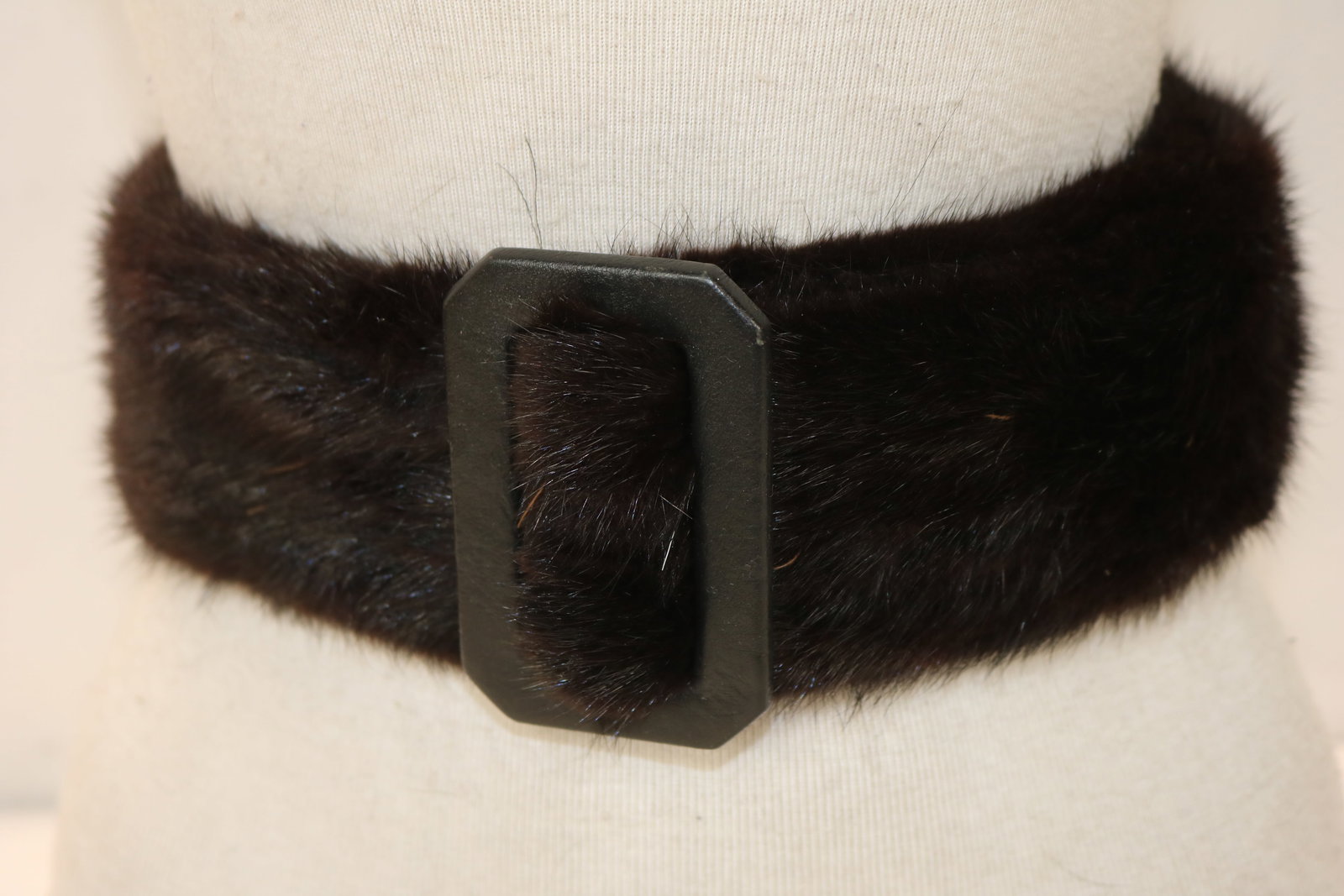 Vintage Dark Brown Mink Fur Belt with Leather Buckle: approx. 42 inches long, good condition, see photo's