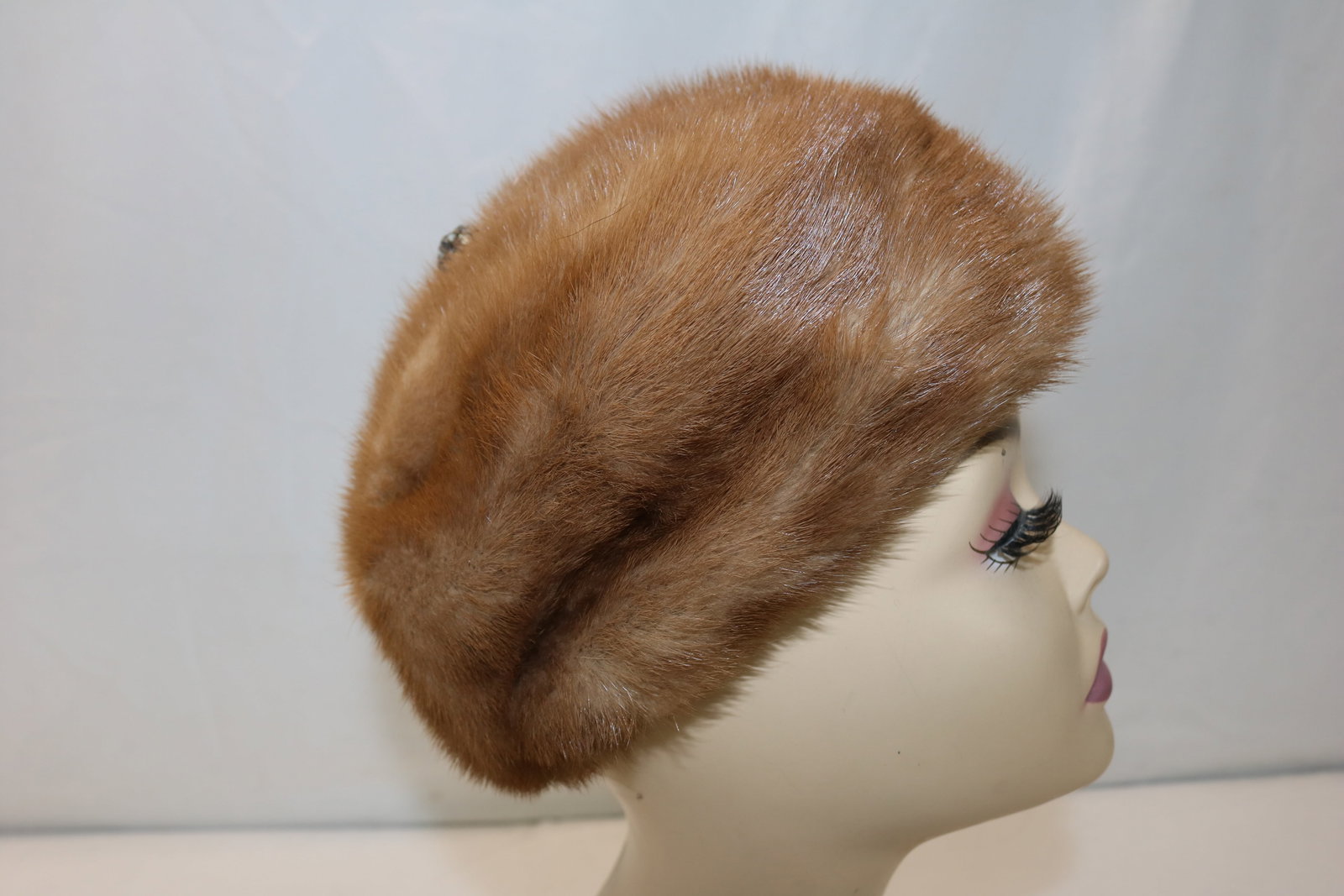 Vintage 1950's Gladdings Mink Hat with Rhinestone Embellishment: good condition, see photo's