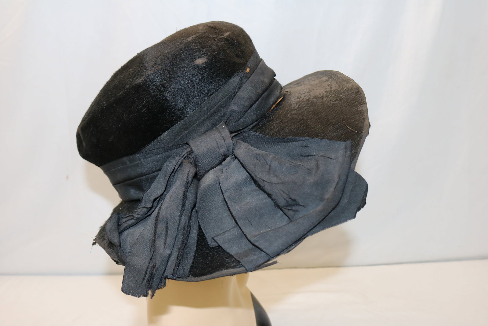 Antique Black Beaver Skin Wide Brim Hat with Large Silk Bow (1 of 19)