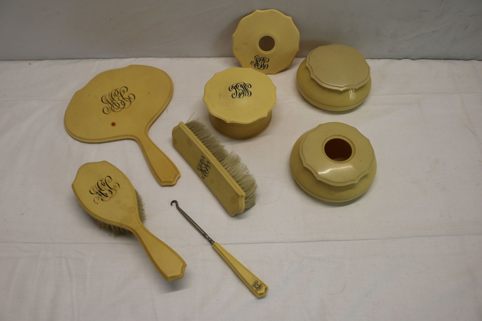 Vintage Deco Vanity Set with 7 Pieces, some Monogrammed "MGC" (1 of 6)