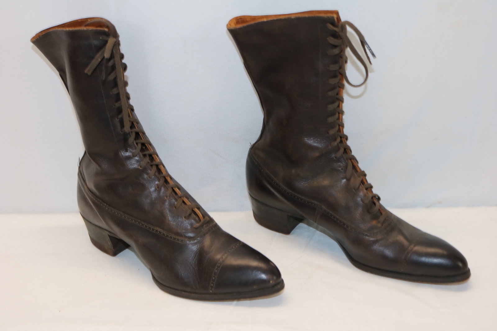 Victorian Lace up Brown High Boots, The Easy Walker, size 5: good condition, possible worn once or just tried on, see photo's
