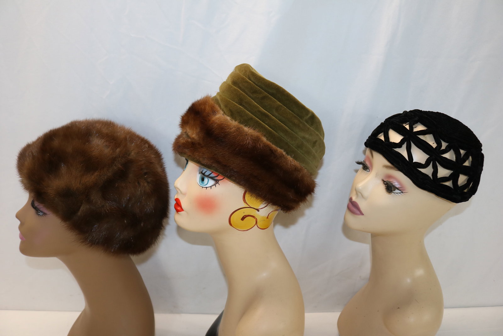 Lot of 3 Vintage Hats, Black Izzie Levine, Velvet & Mink Turban & Mink (1 of 7)