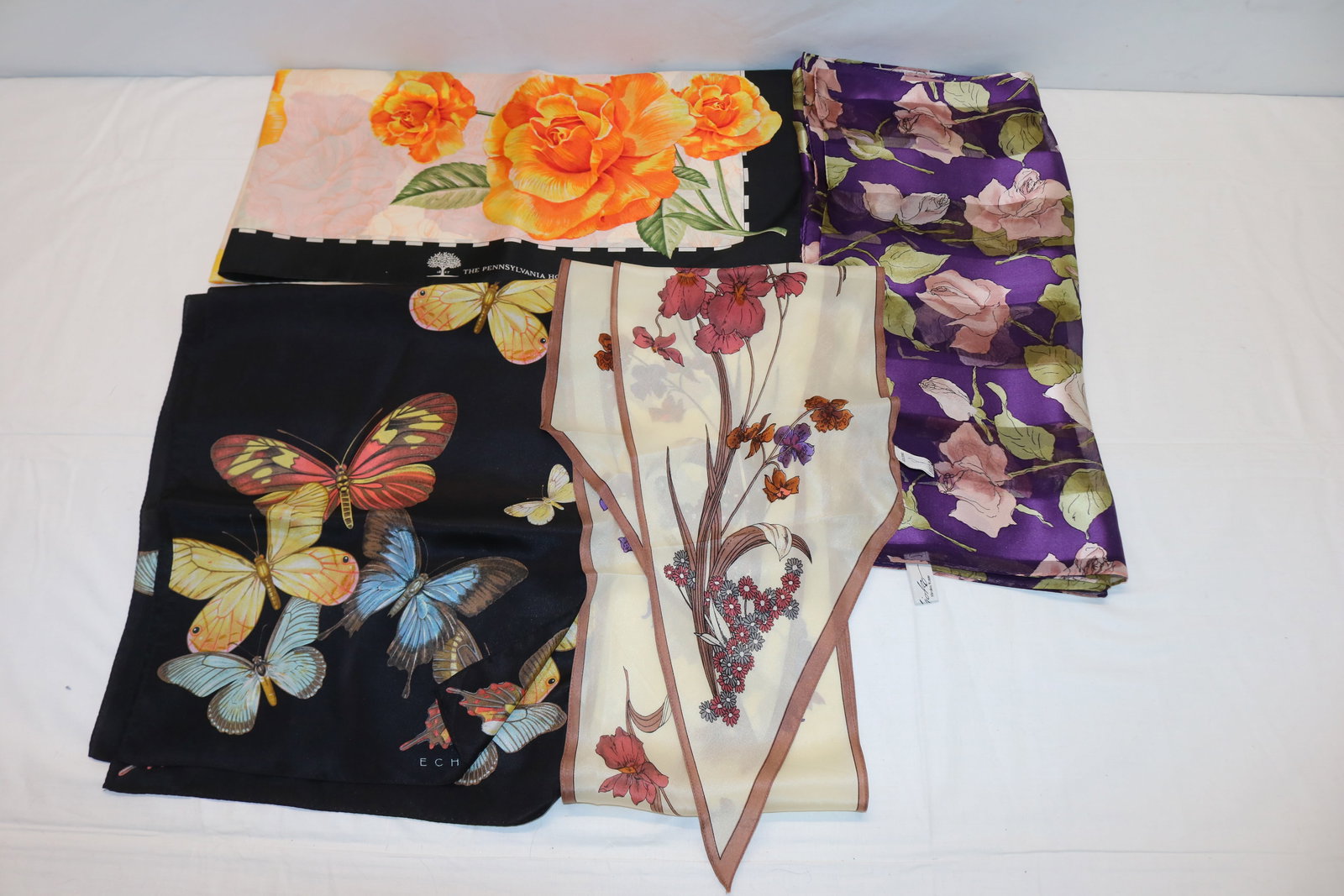 Lot of 4 Vintage Silk Scarves, Hirokokapp, Oscar de la Renta, Echo & Other (1 of 12)