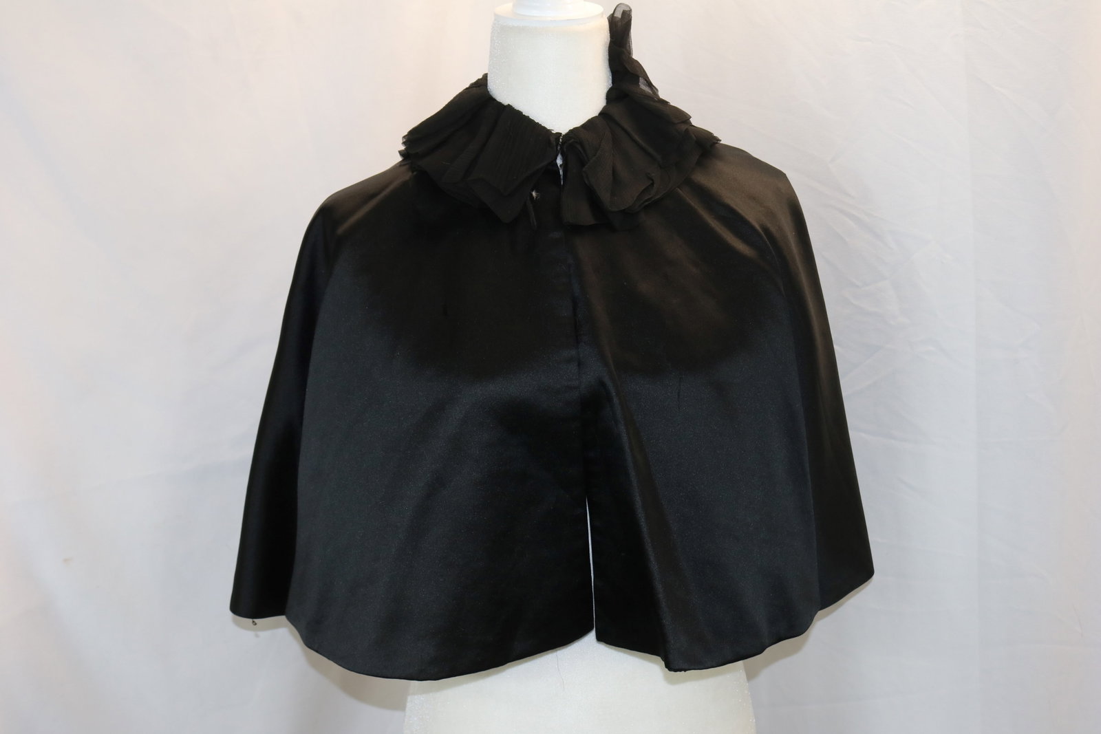Victorian Black Silk Short Cape with Ruffled Collar: has some splitting, see photo's
