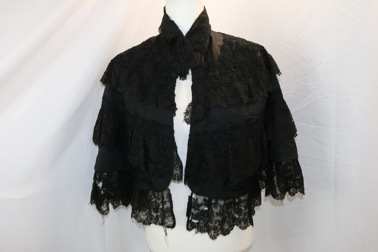 Victorian Black Lace Cape: silk lining has fray, seam repair needed at collar, damaged lace at hem, see photo's