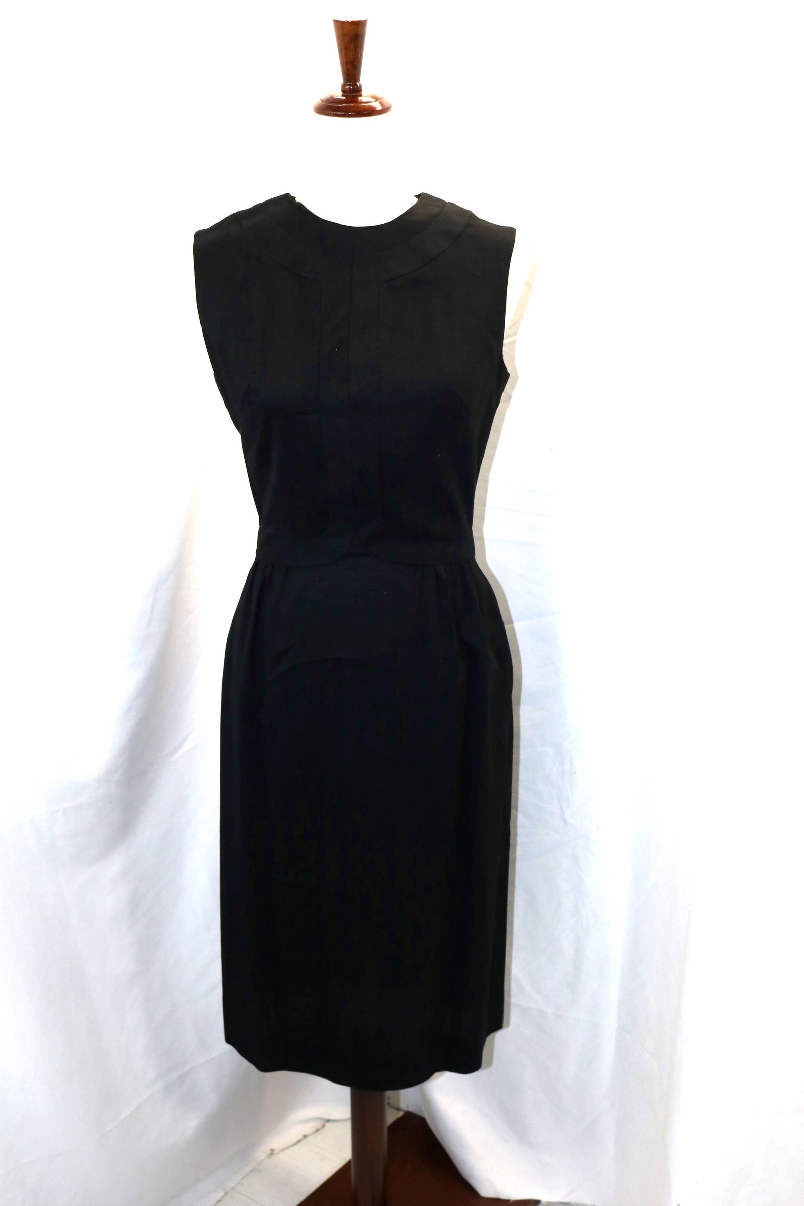 Vintage 1960's Black Linen Sheath Cocktail Dress, The Powder Box Boutique: approx. 36 bust, 26 waist, good condition, see photo's