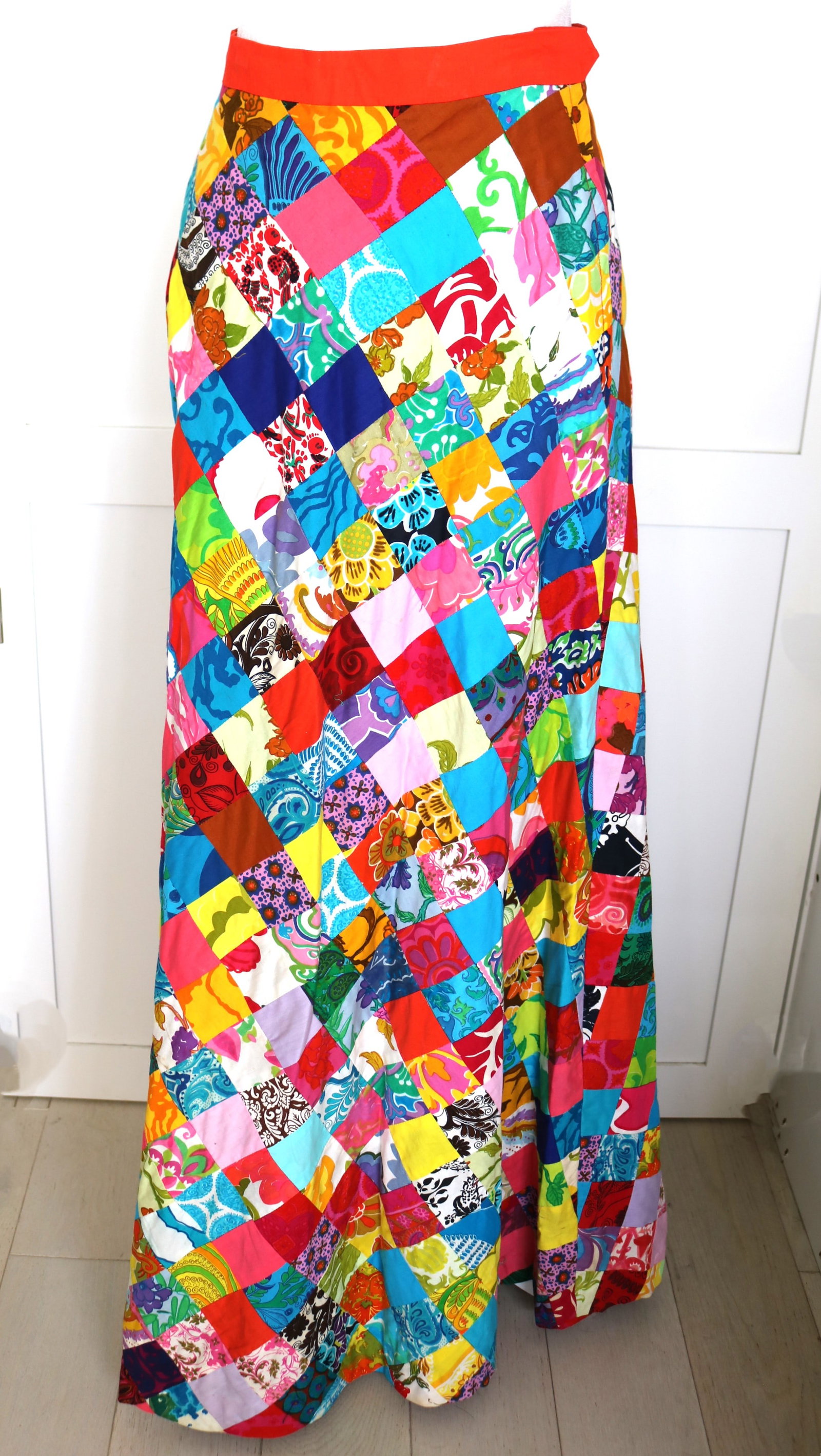 Vintage 1970's Cotton Quilted Maxi Skirt: approx. 29 waist, good condition, see photo's