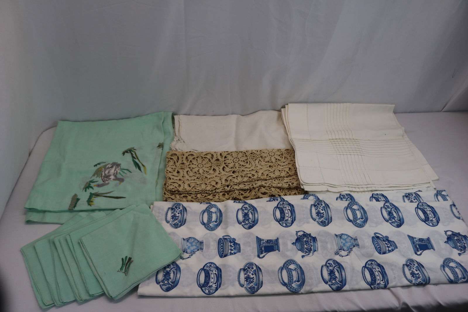 Lot of 5 Vintage Table Cloths, Green Embroidered with Napkins, Crochet, Printed Teacups & Other: see photo's