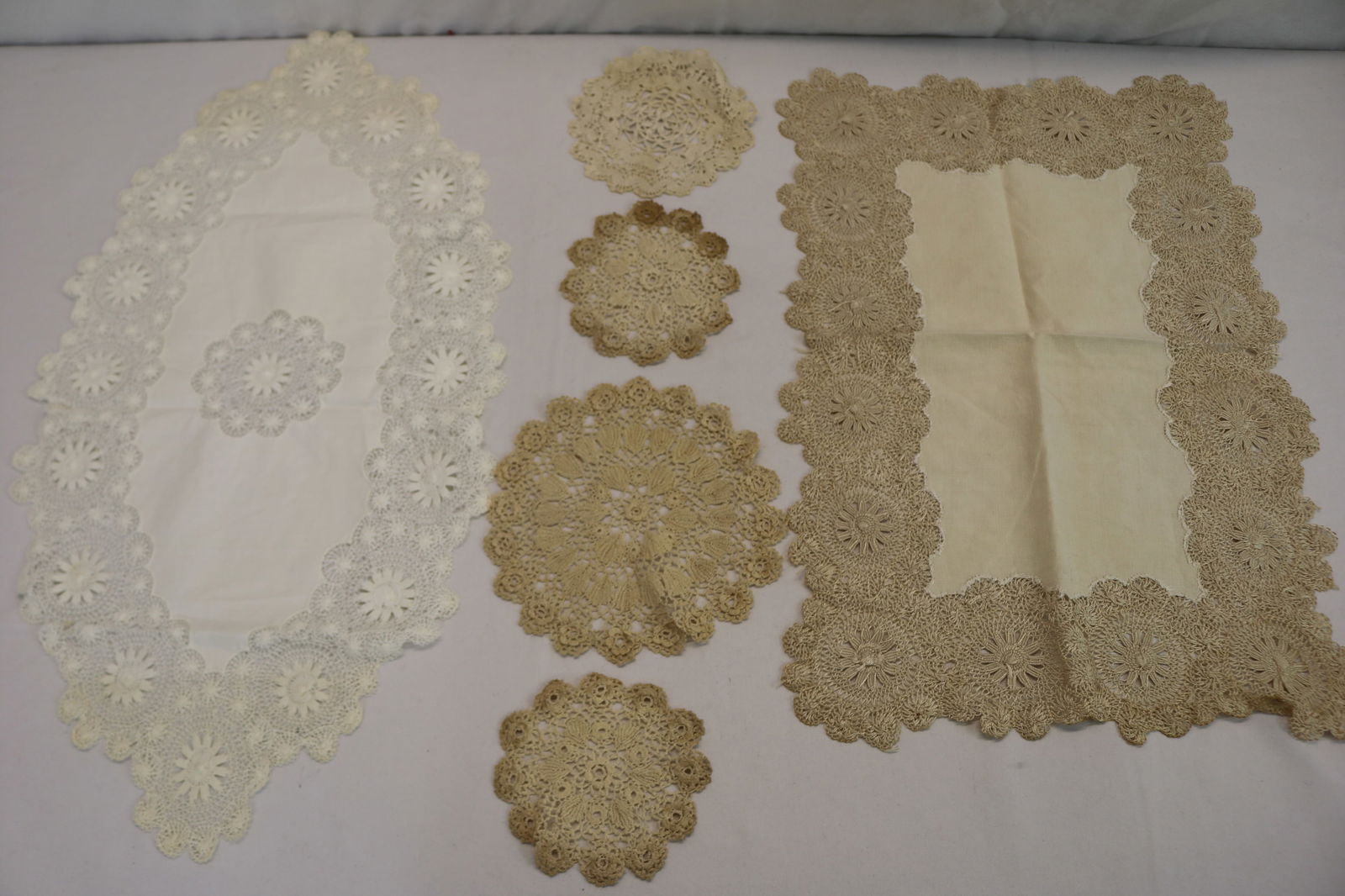 Lot of Antique Fine Lace Doilies: see photo's