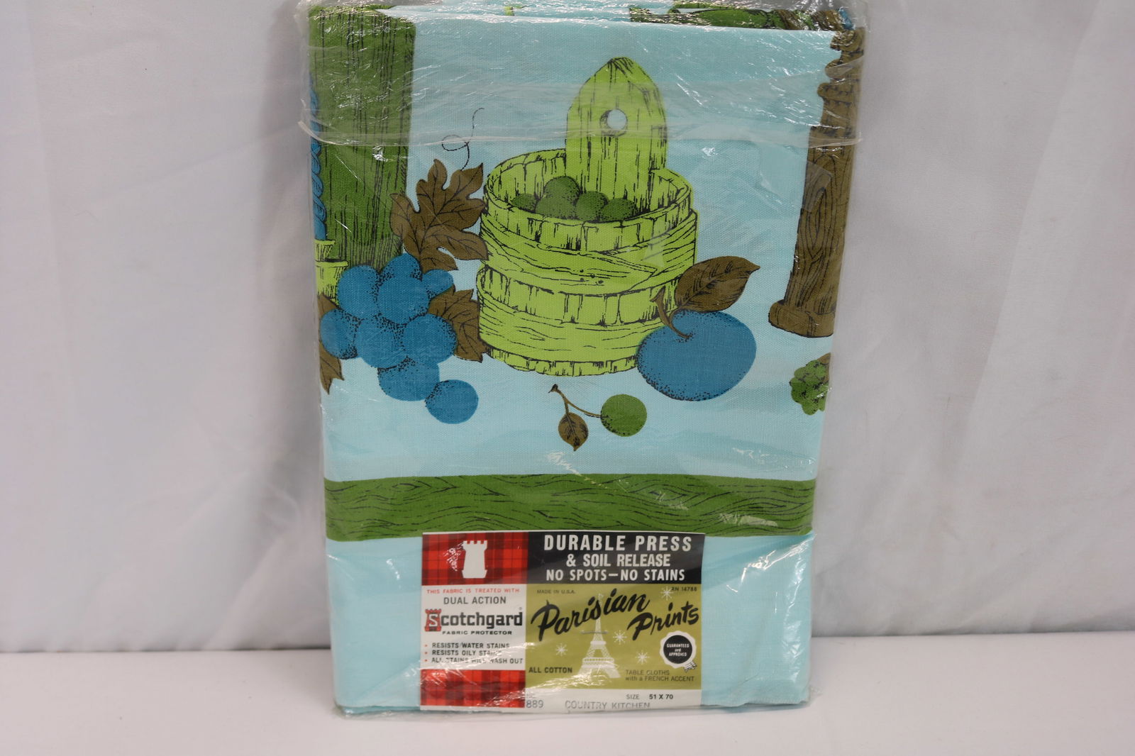 Vintage Old Store Stock Parisian Print Cotton Tablecloth, Country Kitchen, 51 x 70: in original package, see photo's