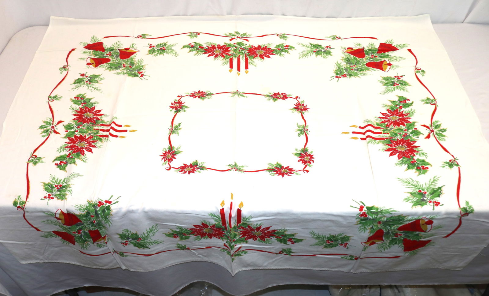 Vintage Cotton Printed Christmas Tablecloth, 38 x 48: see photo's