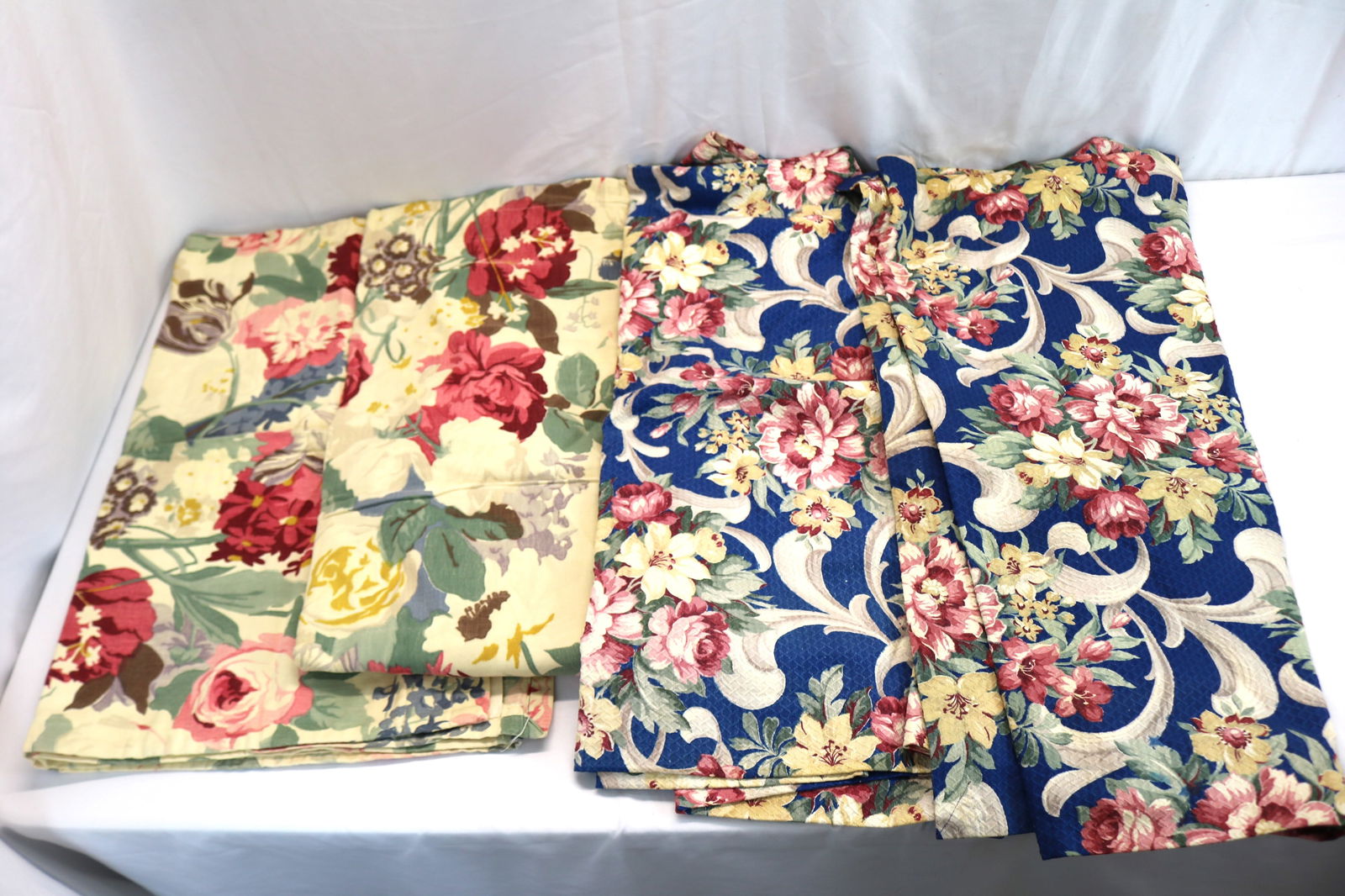 Lot of 2 Pair Vintage Curtain Panels (1 of 6)