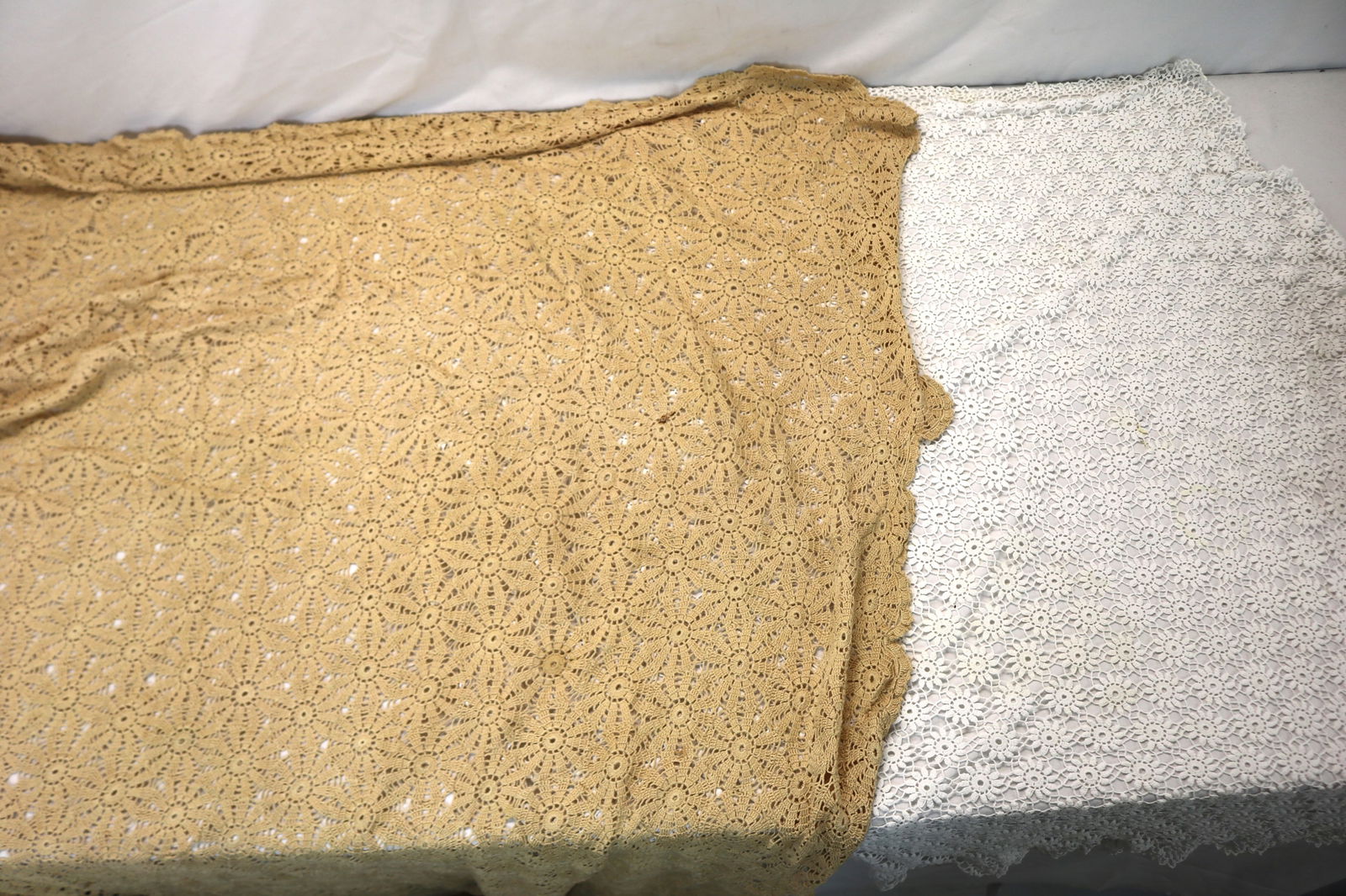 Lot of 2 Vintage Hand Crochet Tablecloths (1 of 5)