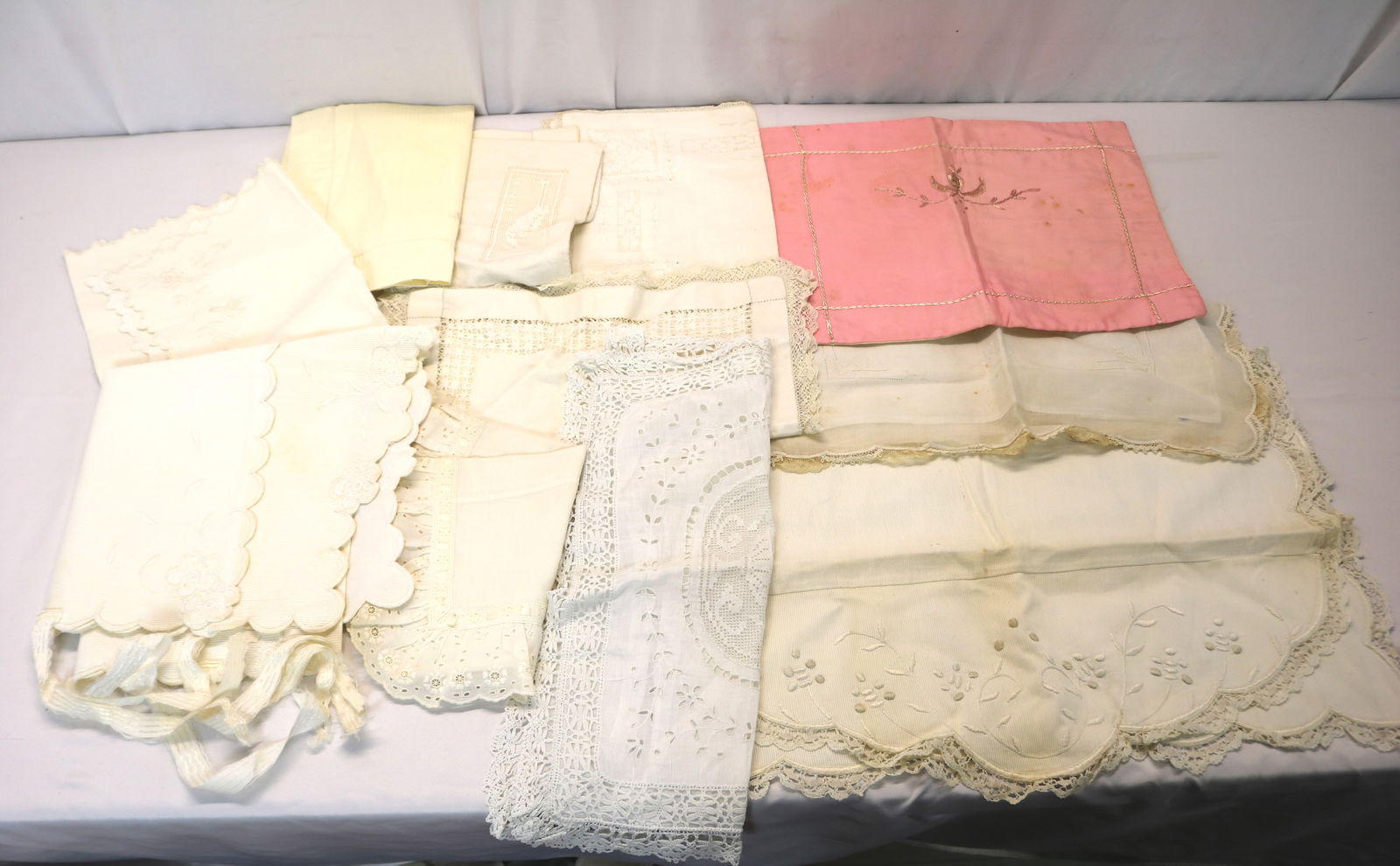 Lot of Vintage Baby Sheets & Pillow Cases (1 of 13)