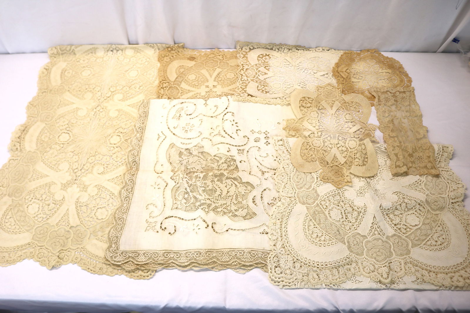Lot of Antique Mixed Lace Tablecloth, Runners & Doilies (1 of 9)