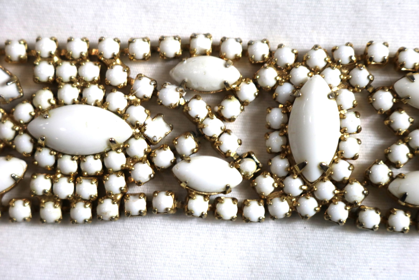 Vintage Hattie Carnegie Milk Glass Bracelet (1 of 5)