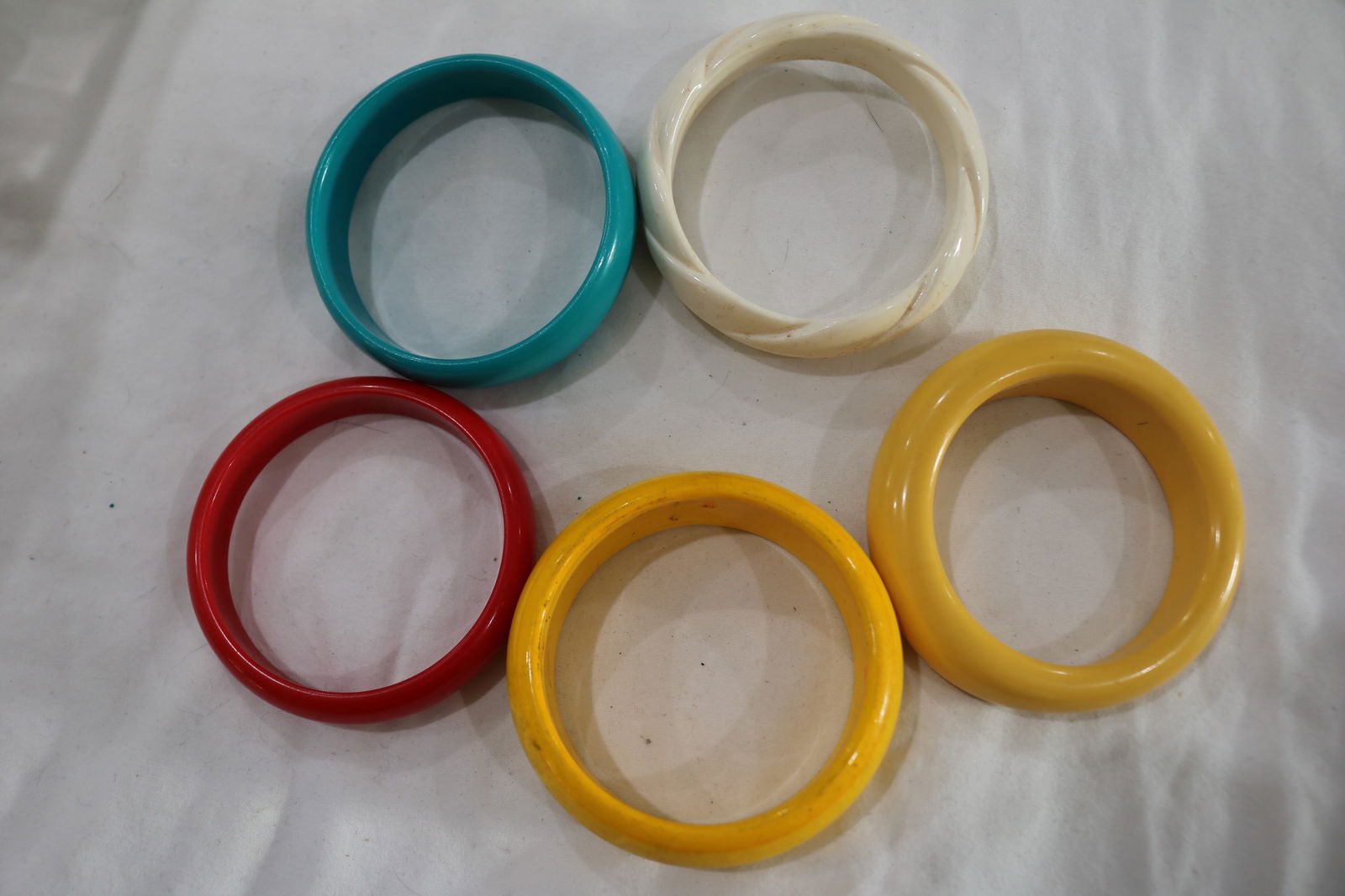 Lot of 5 Vintage 1960/70's Colorful Bangle Bracelets (1 of 2)