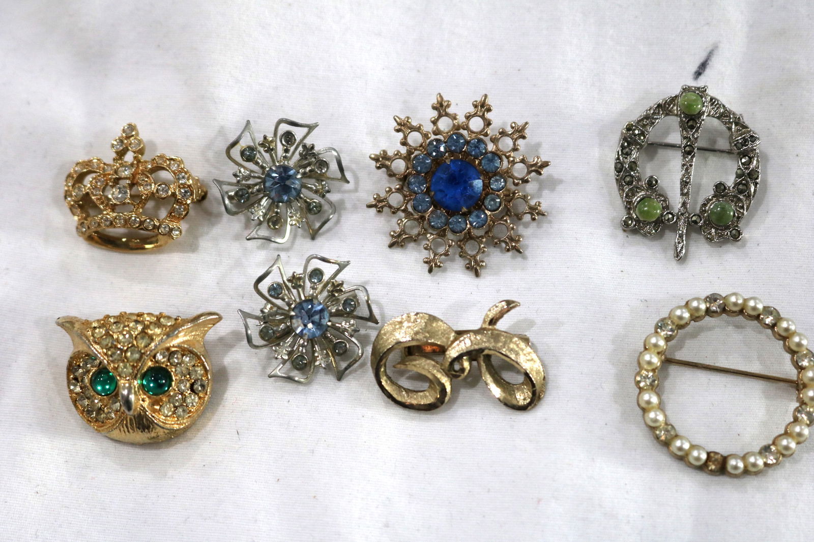 Lot of 8 Small Brooches, Owl Head, Enamel, Rose, Crown, Initial, & Other (1 of 8)