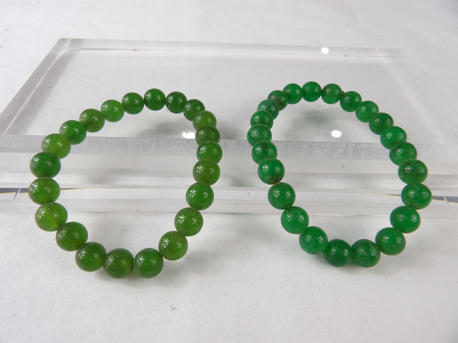 Lot of 2 Vintage Jade Beaded Stretch Bracelets (1 of 3)