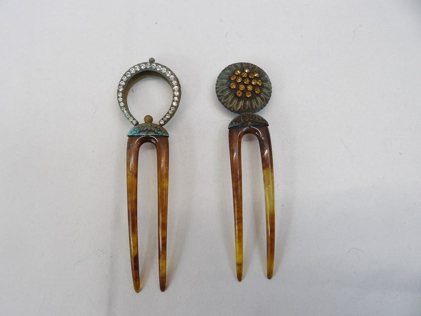 Lot Of 2 Victorian Hair Combs Auction
