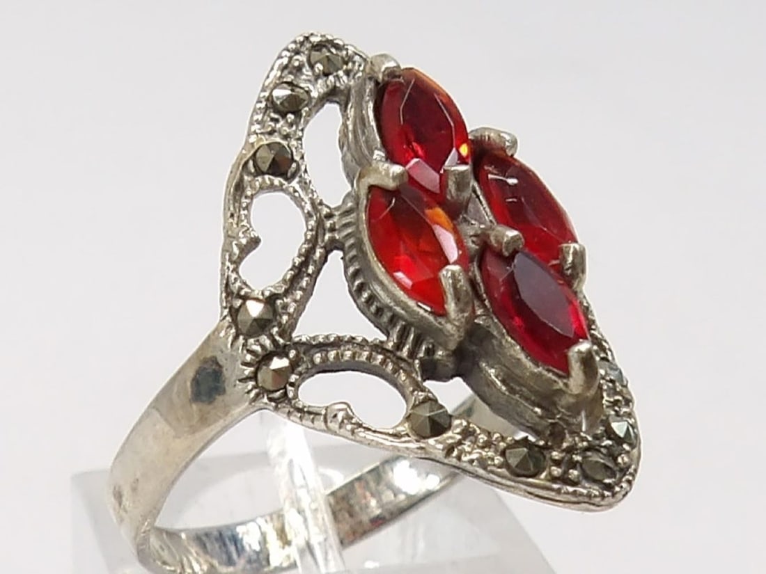 Beautiful Red Marquise Cut Ring with Marcasite & Delicate Fretwork: size 9, see photo's