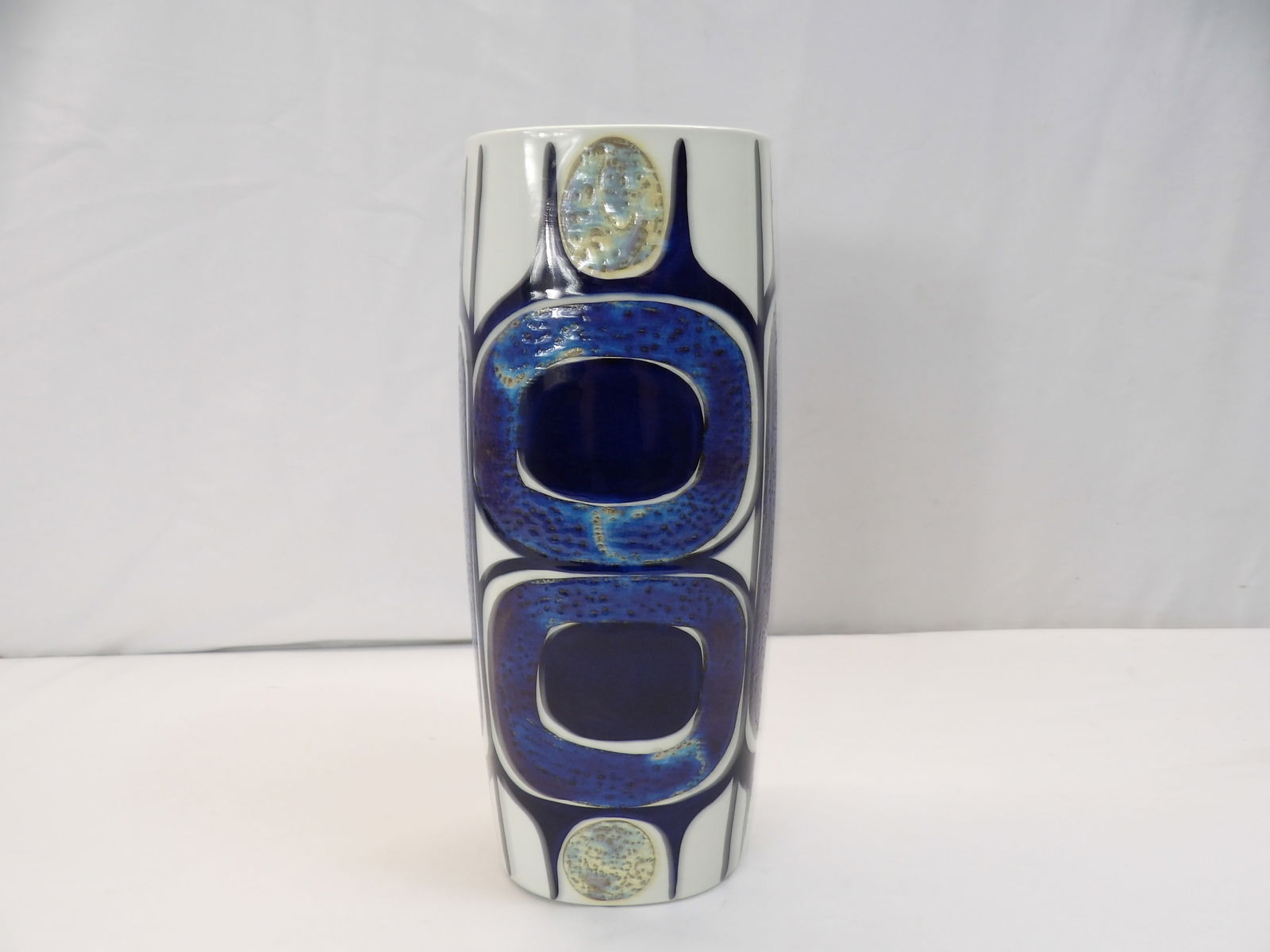 Mid Century Modern 1960s Inge Lise Koefoed for Royal Copenhagen 450/3116 (1 of 6)