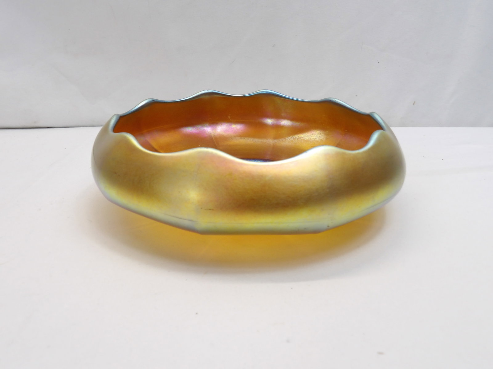 Vintage Carden Aurene Gold Bowl (High end Steuben Art Glass): approx. 2 1/2 x 8 inches, see photo's