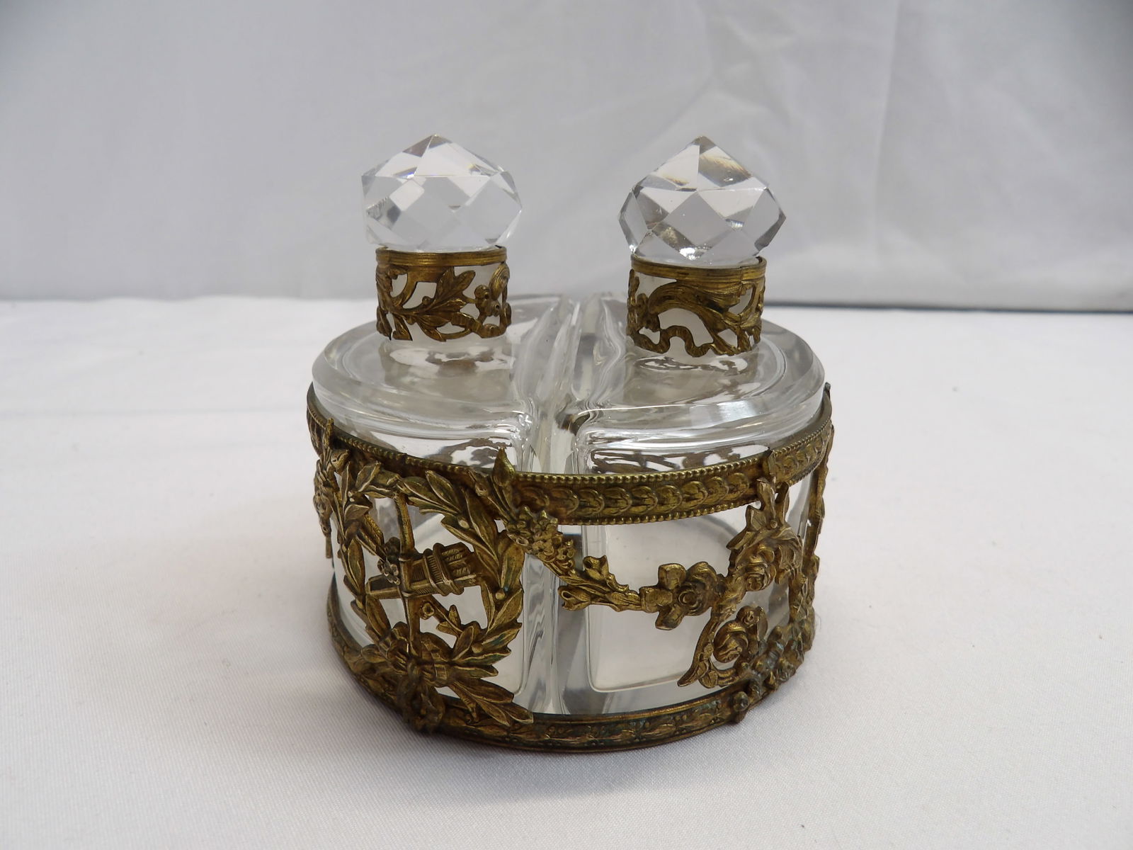 Victorian 2 Bottle Cologne Set in Gold Tone Case/Holder (1 of 10)