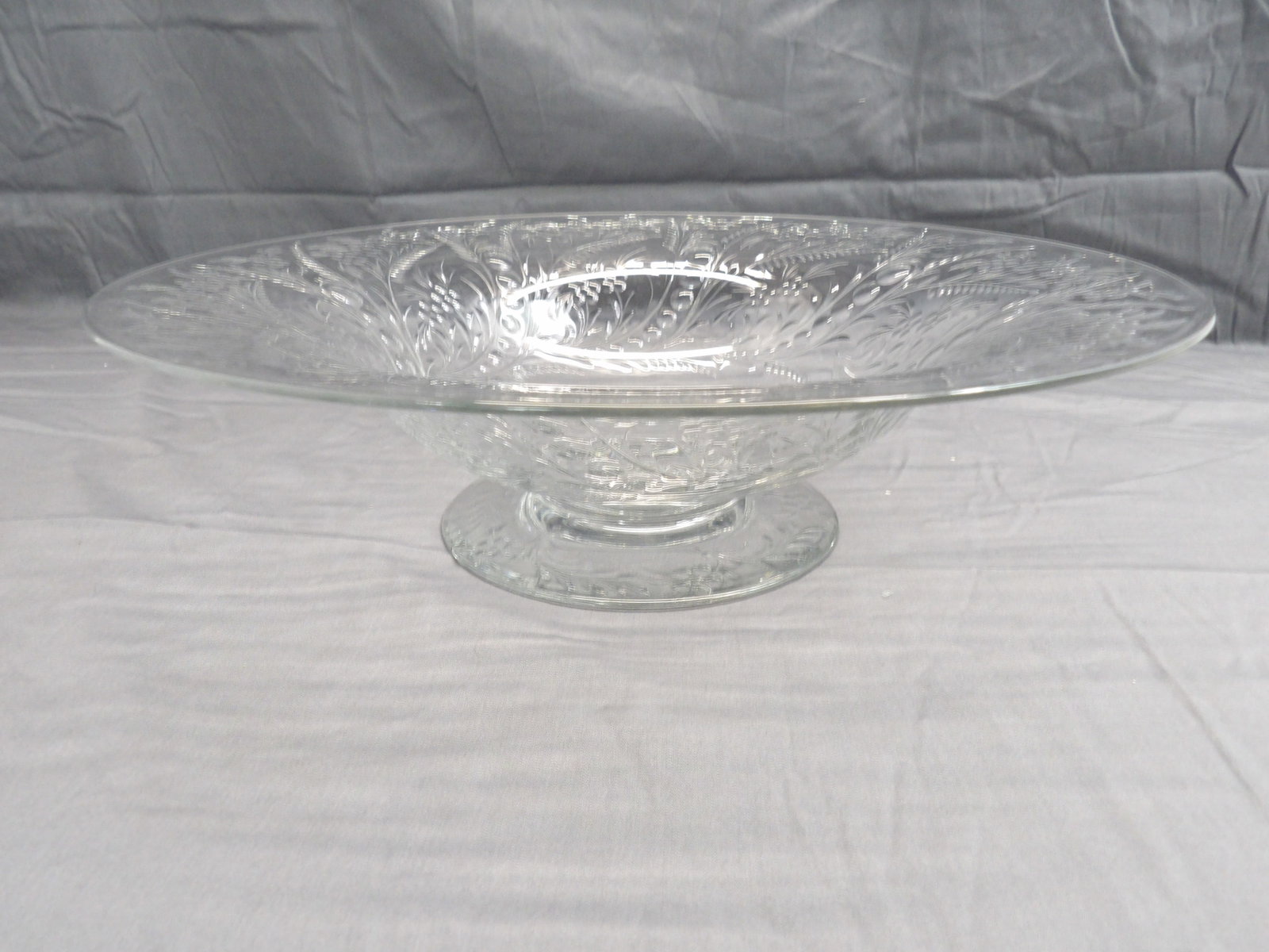 Vintage Libbey Engraved Center Console Bowl: approx. 4 tall, 13 1/2 wide, see photo's