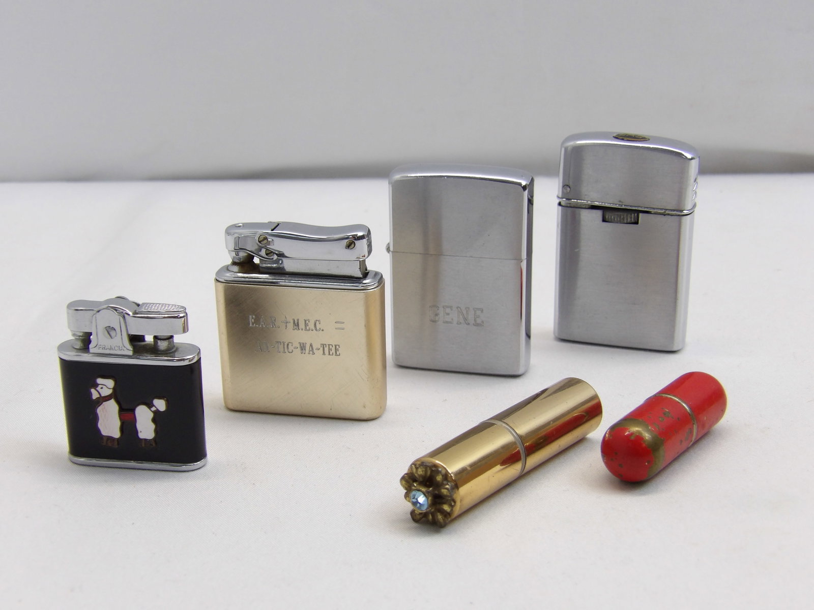 Lot of Vintage Cigarette Lighters: see photo's