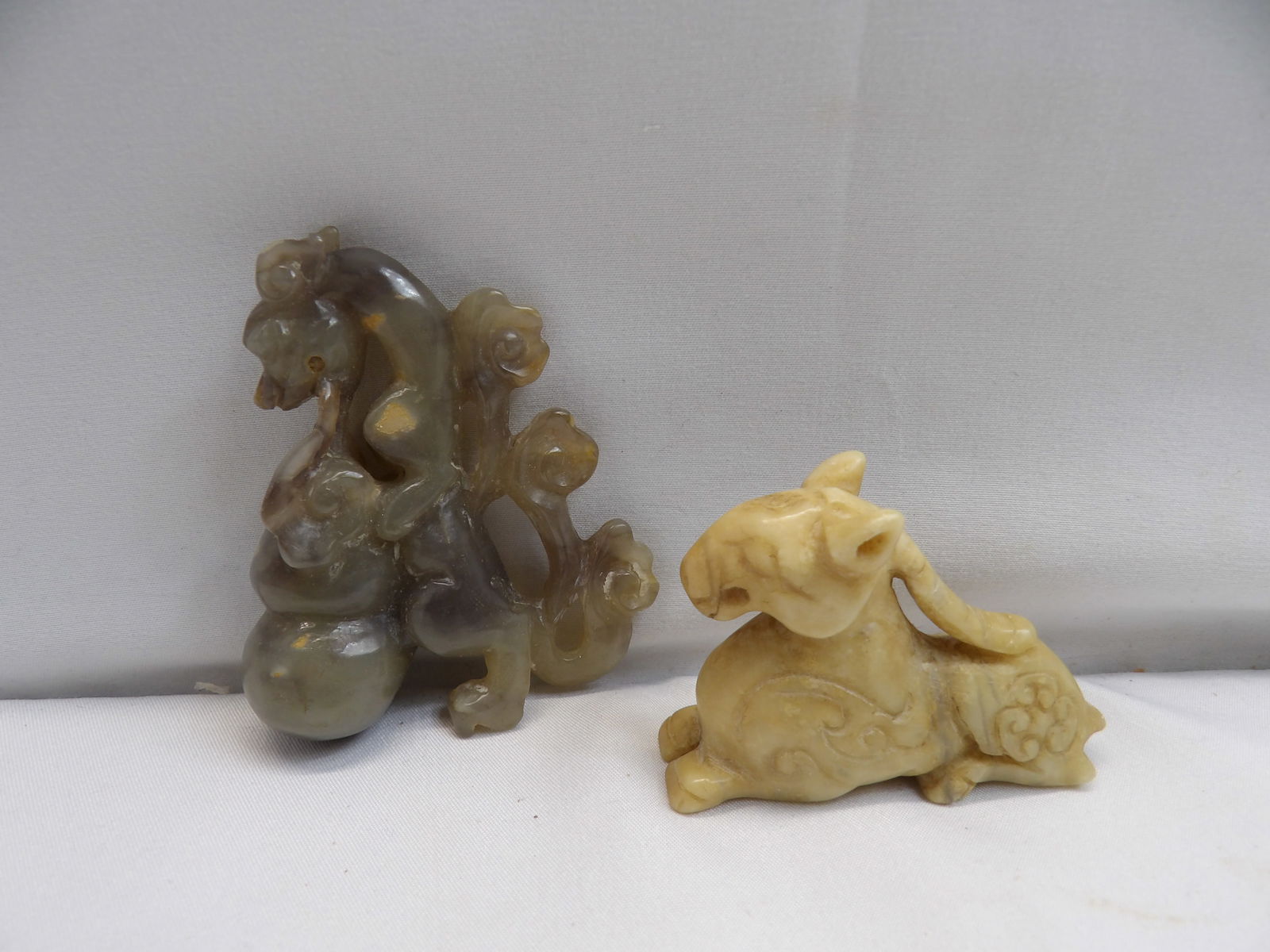 Lot of 2 Hand Carved Chinese Jade Animals, Seated Dragon & Dragon with Gourd (1 of 6)