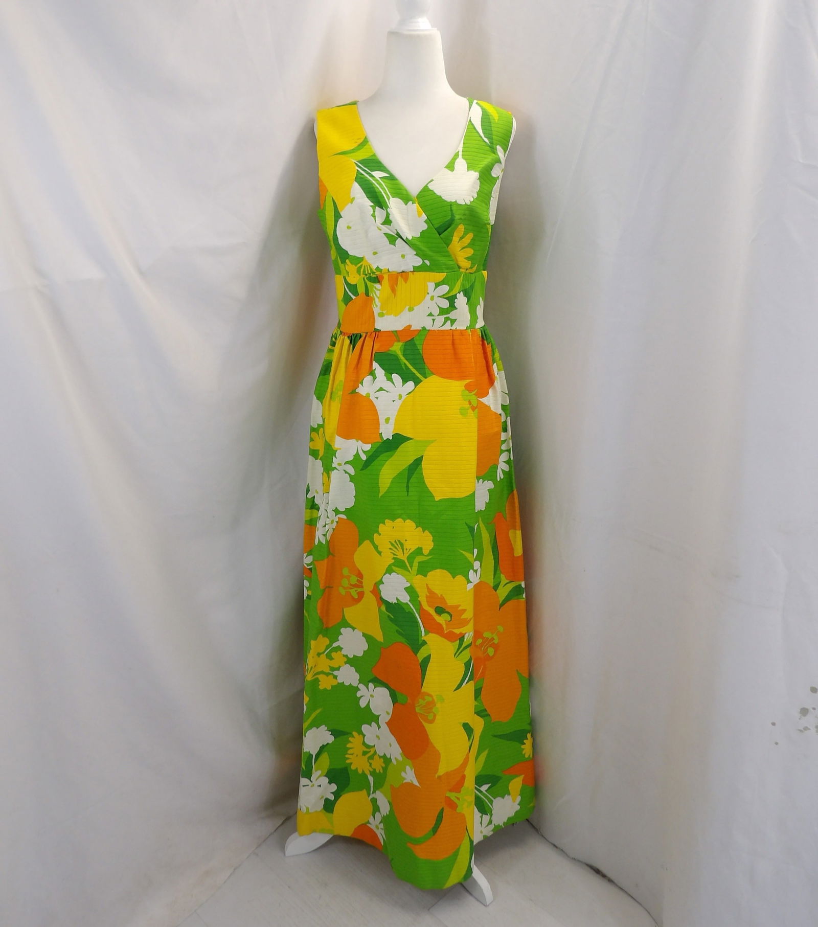 VINTAGE 1960 MALIA HONOLULU COTTON FLORAL MAXI DRESS (1 of 6)