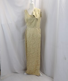 VINTAGE 1960'S BEIGE LACE SHEATH STYLE GOWN