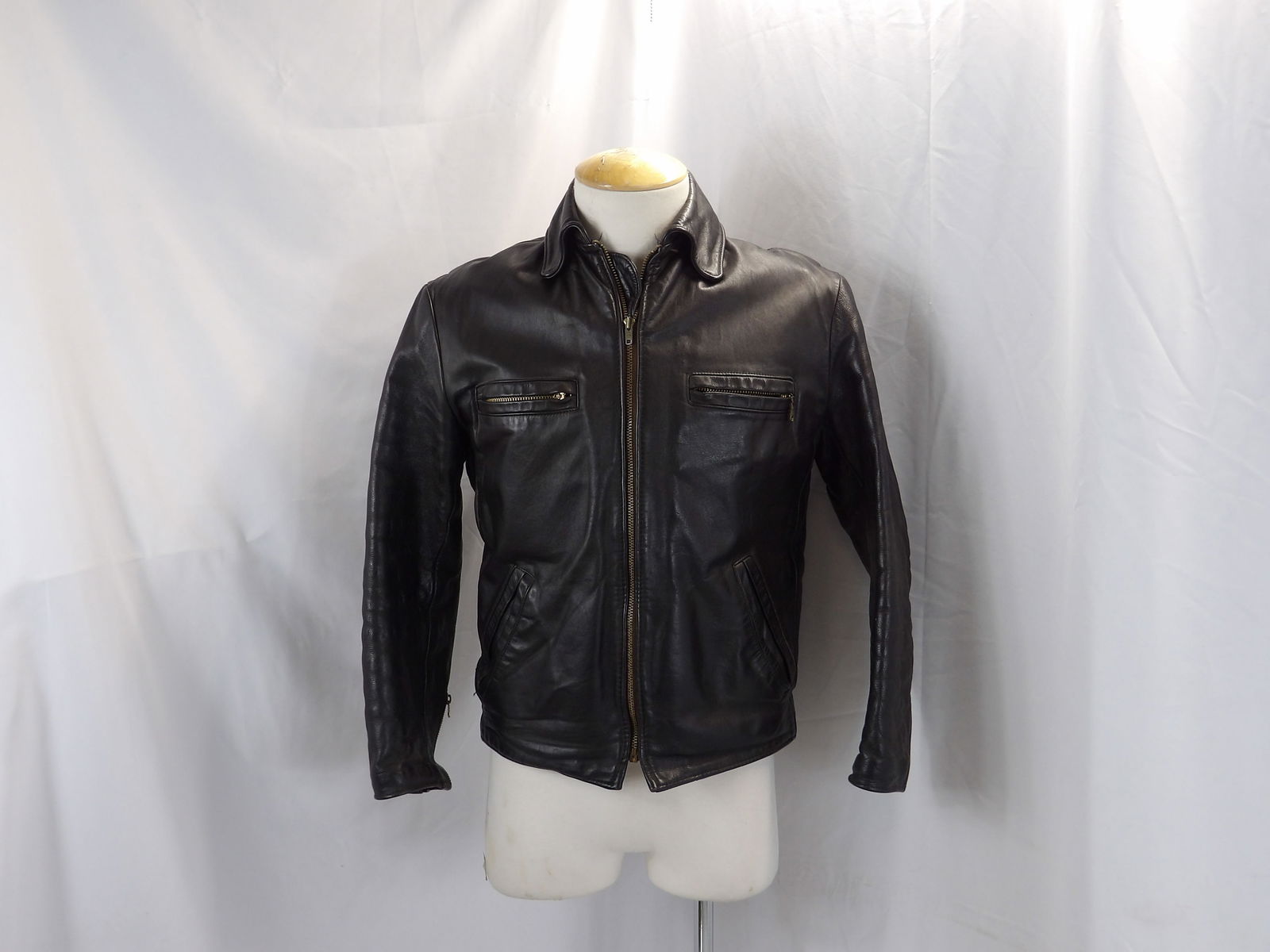 VINTAGE 1980'S WALTER DYER BLACK MOTORCYCLE JACKET (1 of 5)