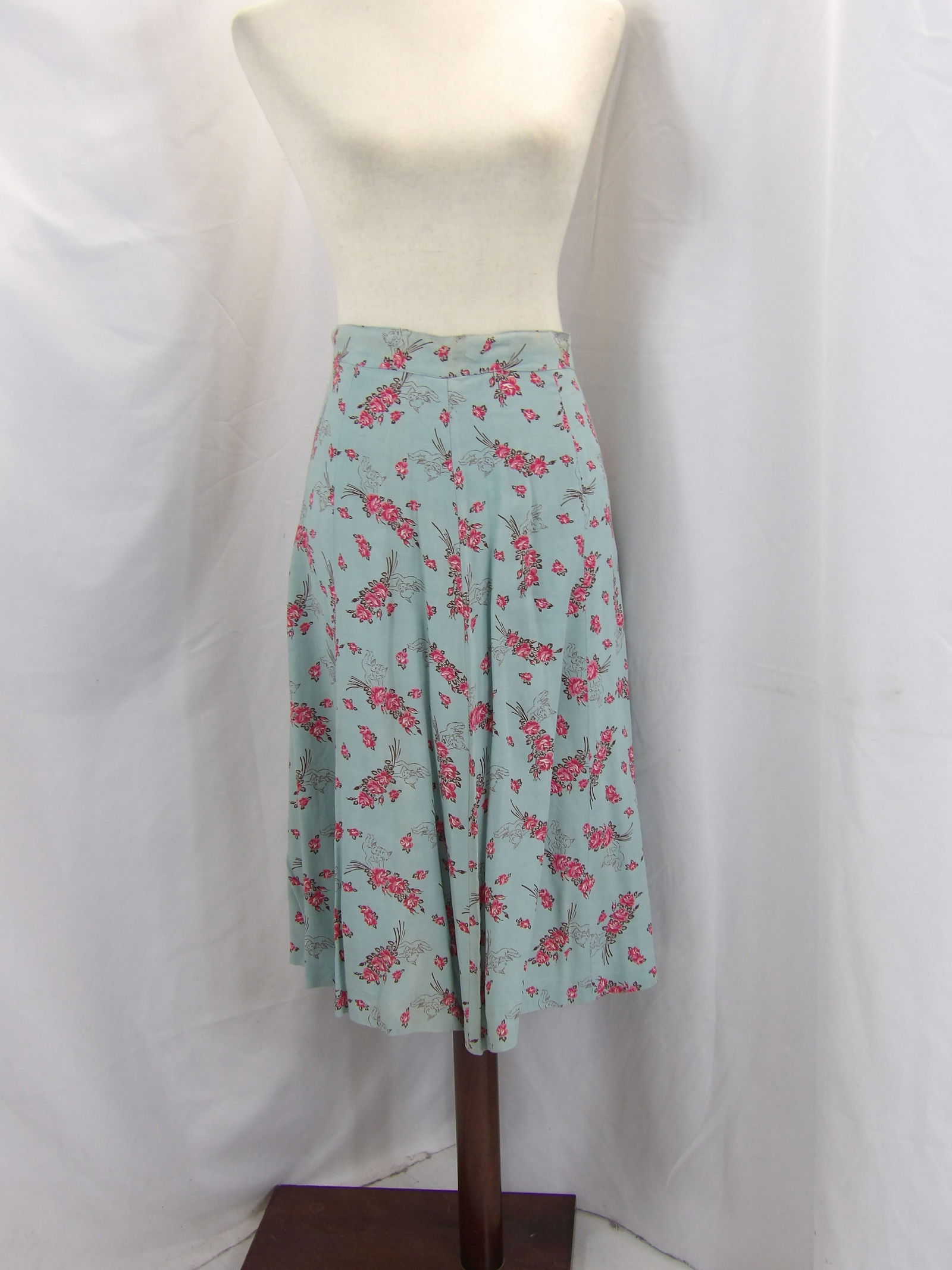 VINTAGE 1940'S RED ROSE & CHERUB PRINT A LINE SKIRT (1 of 5)