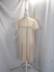 VINTAGE 1950'S VAN RAALTE PALE PINK NYLON ACCORDIAN PLEATED ROBE WITH LACE