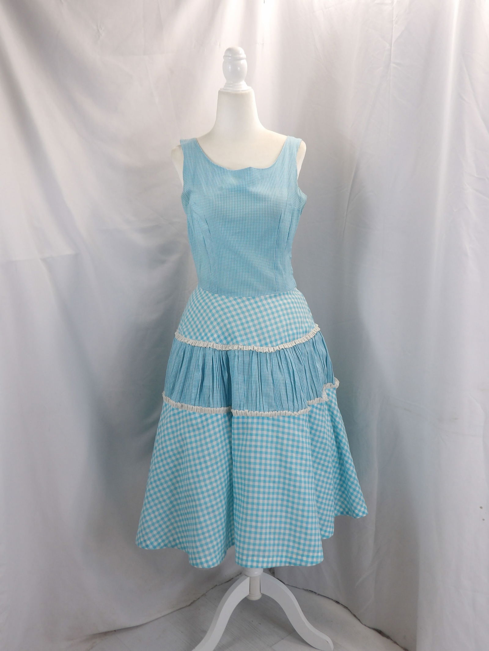 VINTAGE 1950'S BLUE COTTON CHECKERED FLARED SUMMER DRESS (1 of 5)