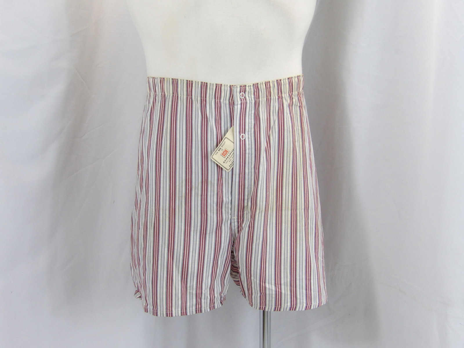 VINTAGE HANES 1930'S OLD STORE STOCK MEN'S STRIPED COTTON BOXER SHORTS: SIZE 36. IN GOOD CONDITION WITH TAGS. SEE PHOTO.