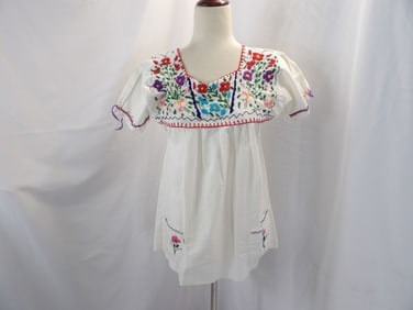 VINTAGE 1970'S EMBROIDERED SMOCKED TOP