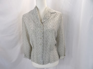 VINTAGE 1940-50'S WHITE & SILVER METALLIC FITTED BLOUSE