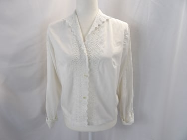 VINTAGE 1960'S MODE O'DAY WHITE COTTON BLOUSE WITH EYELET TRIM
