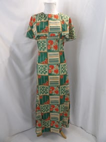 VINTAGE 1970'S GREEN POLYKNIT MAXI DRESS WITH SHAWL COLLAR