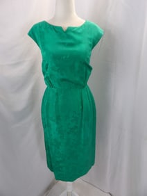 VINTAGE 1960'S DYNASTY EMERALD GREEN SILK SHEATH DRESS