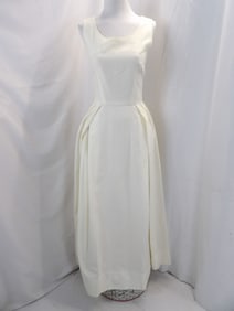 VINTAGE 1960'S WHITE SLEEVELESS GOWN