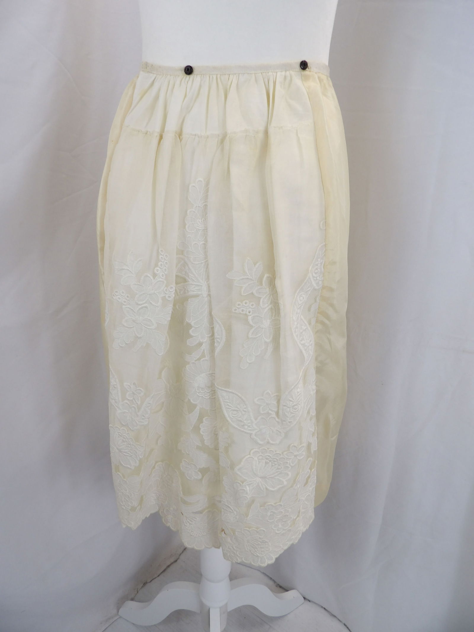 VINTAGE SILK & NET EMBROIDERED LACE SKIRT (1 of 6)