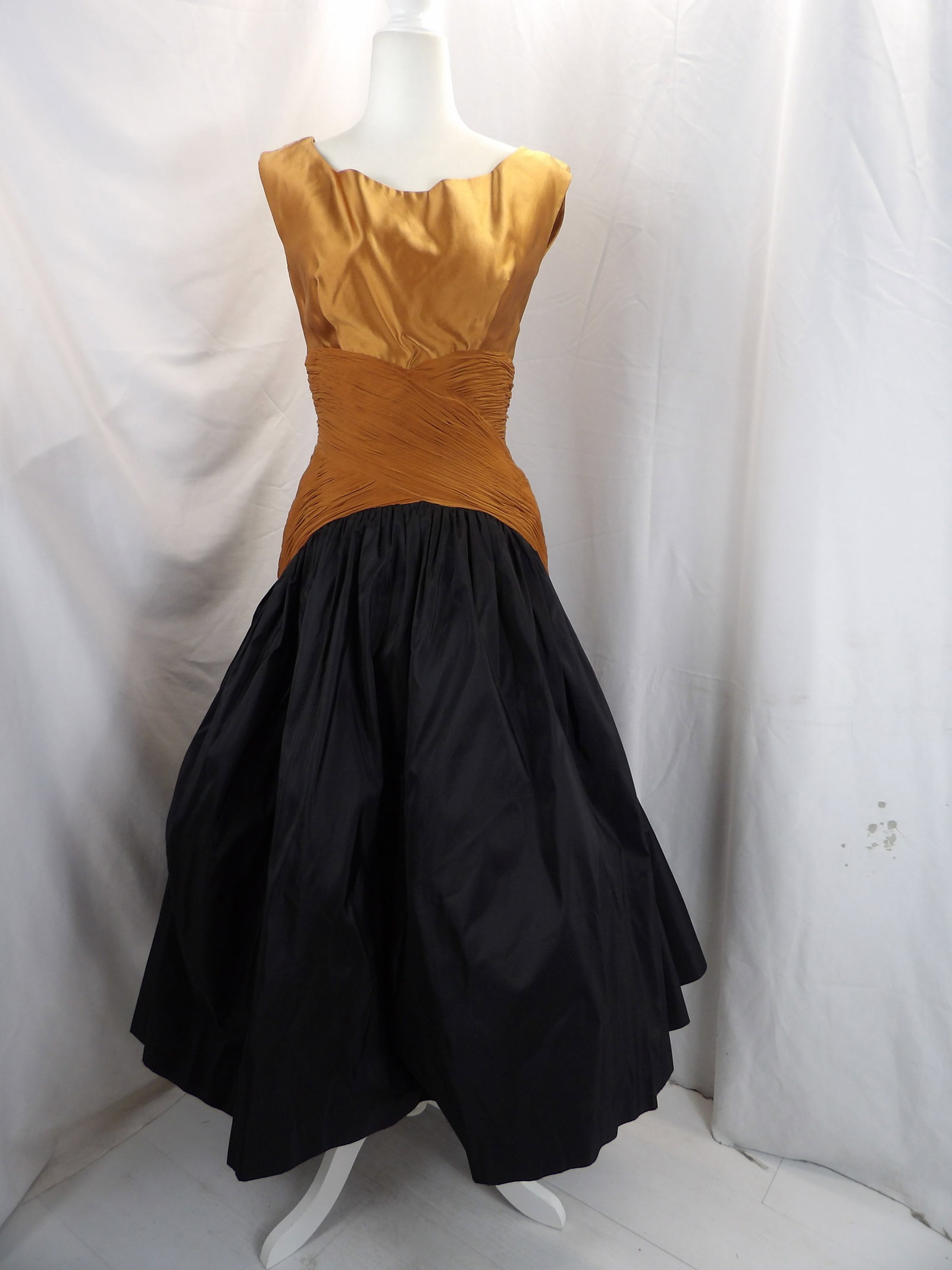 VINTAGE 1950's SAMUEL WINSTON BY ROXANNE SILK SATIN BLACK & COPPER SILK CHIFFON DRESS: APPROX. 38 BUST, 27 WAIST. IN GOOD CONDITION. SEE PHOTOS.