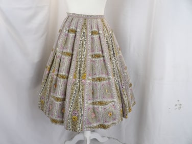 VINTAGE 1950'S PLEATED COTTON SKIRT WITH BLOCK PRINT DESIGN